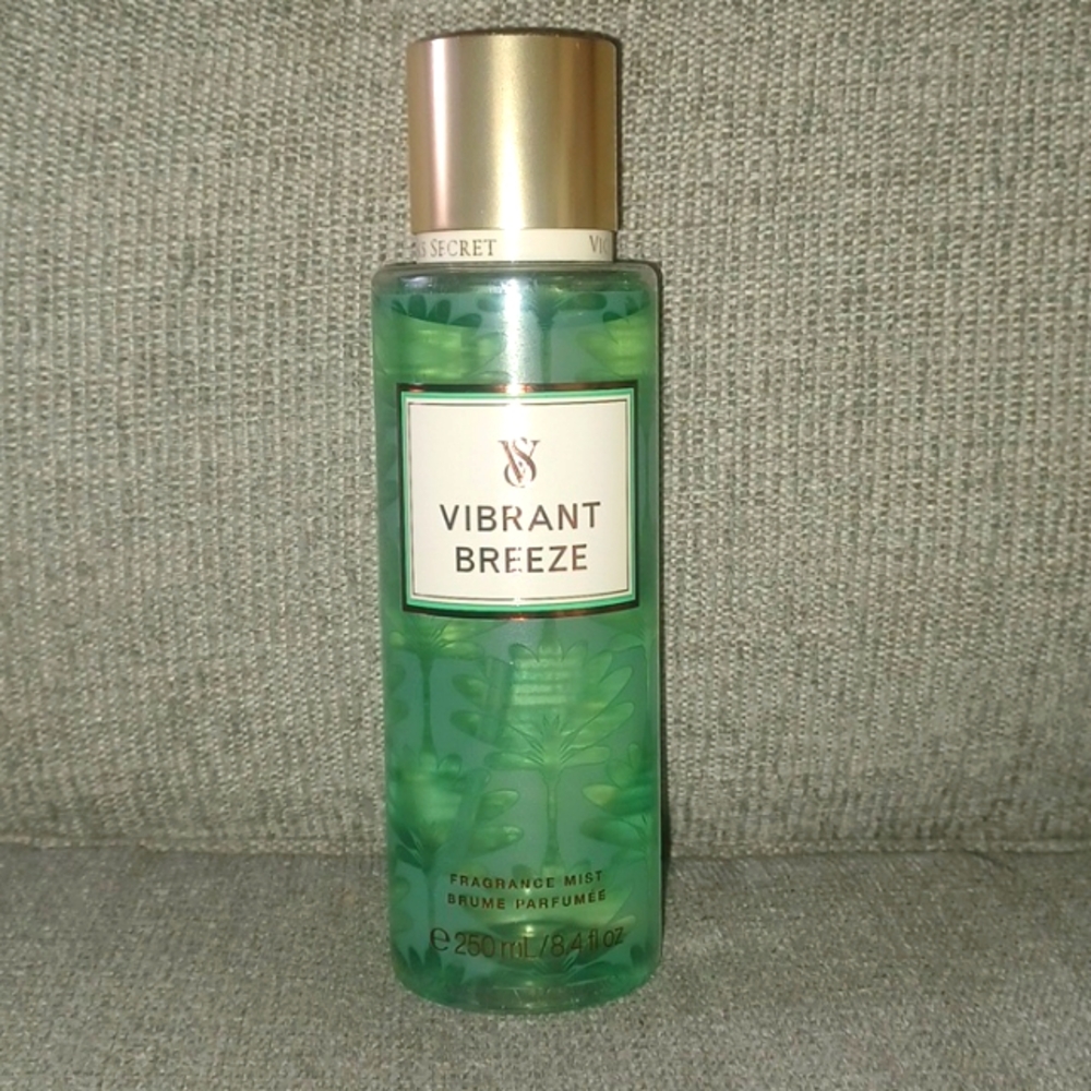 Chasing Paradise - Vibrant Breeze fragrance mist 🍃